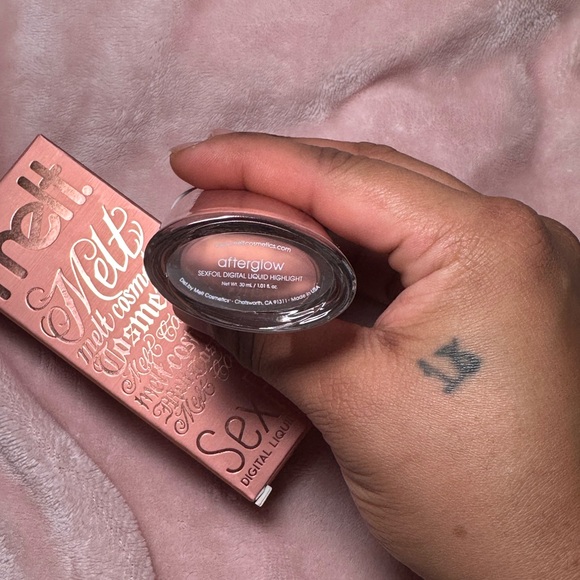 NIB Melt Cosmetics ‘Afterglow’ Sex Foil Highlighter - Picture 8 of 8